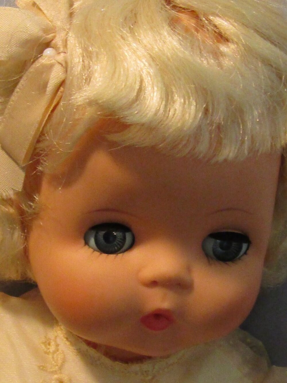 Vintage ROYAL BLONDE BABY DOLL 18" from 1960 Blue Eyes open/shut MAMA voice box
